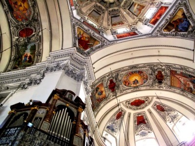 Cathedral ceiling& organ - L